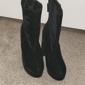 Velvet boots